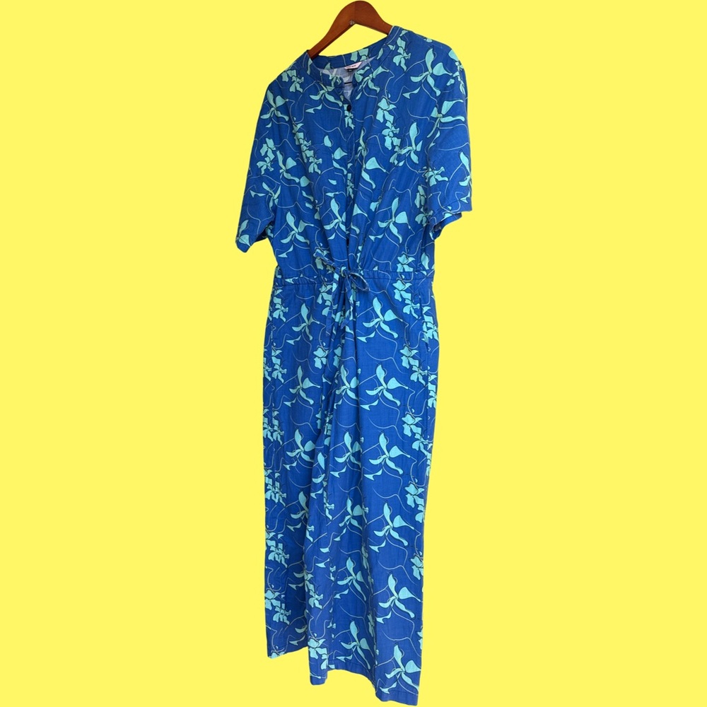 The Kit- a fabulous way to walk into a room! 
size XL